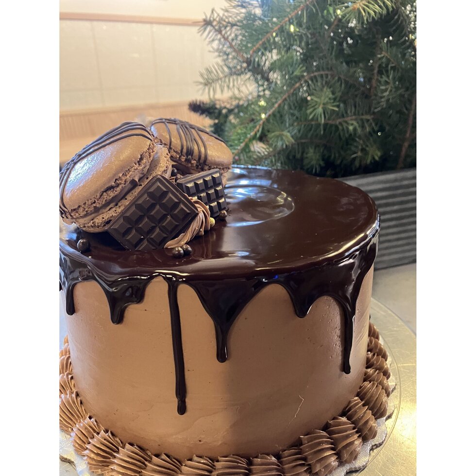 Gateau 8 Inch Celebration Cake (8 inch cake) – 9 Bean Rows